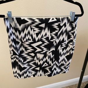 Topshop geometric skirt black/white. Size 10